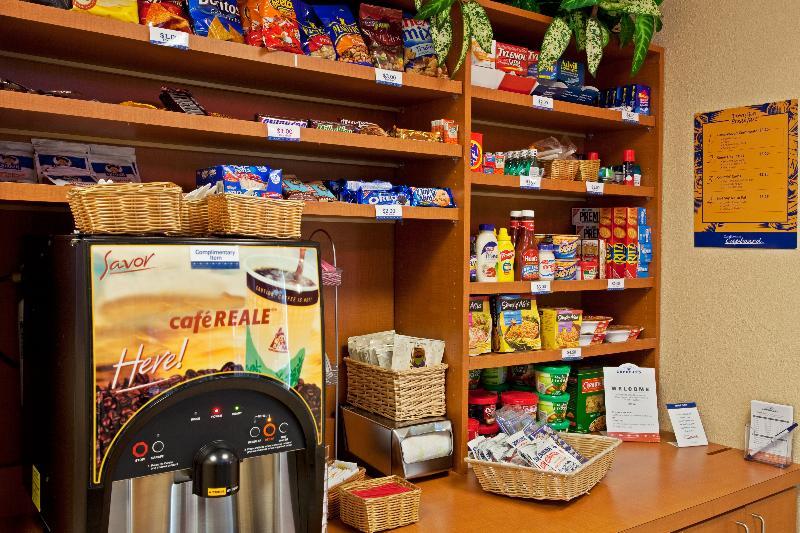克鲁斯劳德代尔堡机场套房酒店 外观 照片